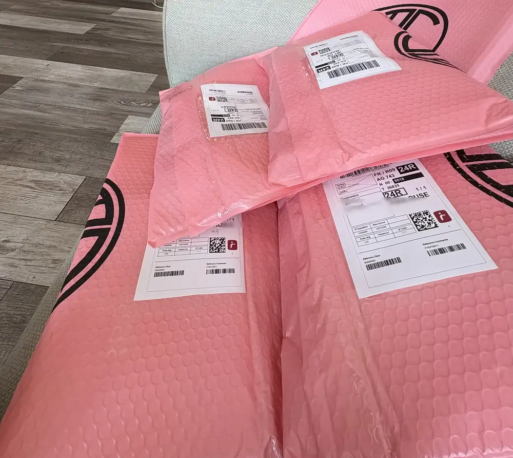 Colis de kits Mia Beauty prêts à partir