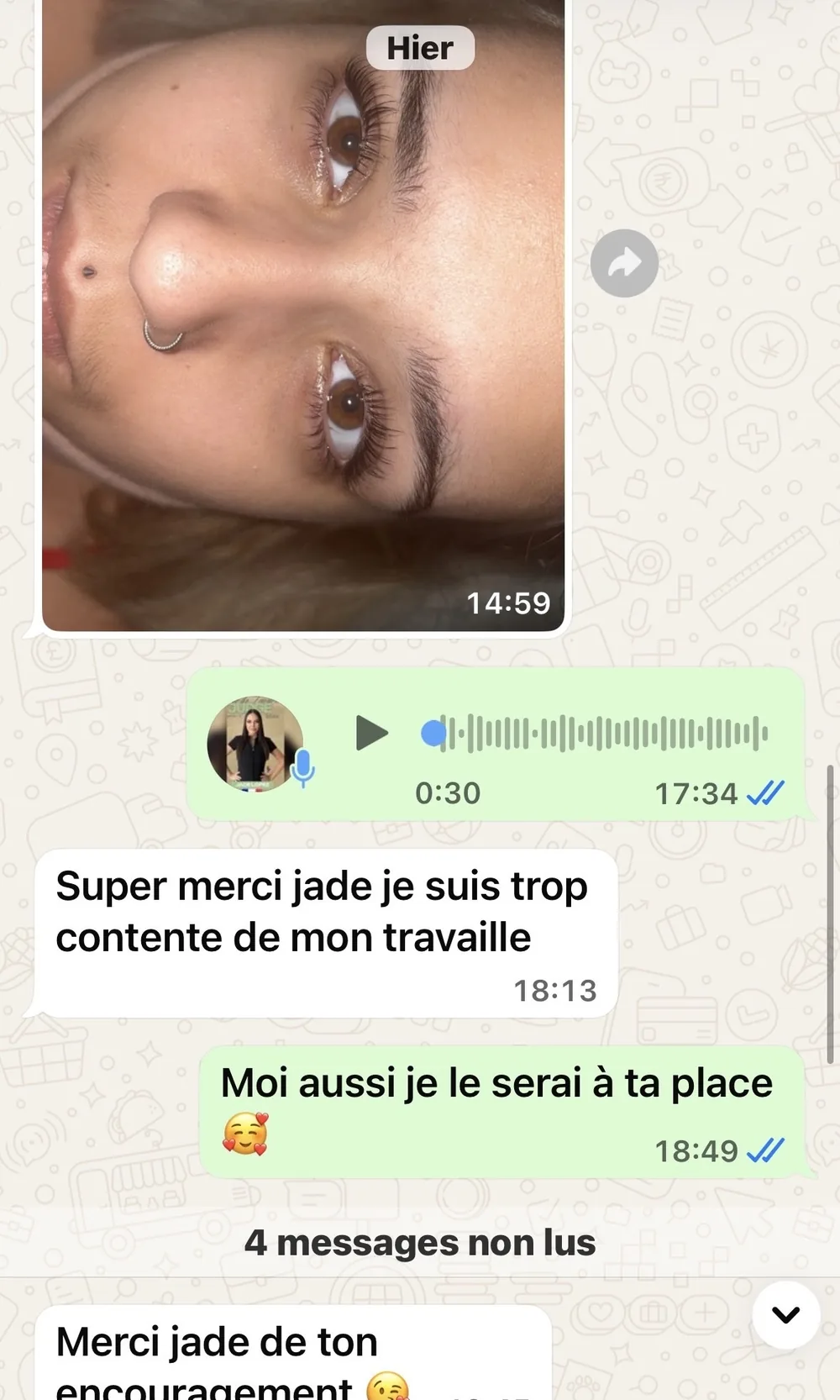 Message d’une élève : contente de son travail sur sa pose de cils